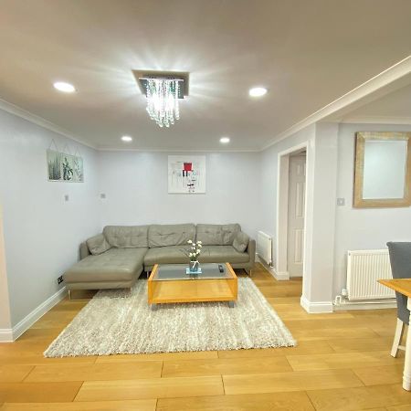 Three Bedrooms House In Windsor Luaran gambar