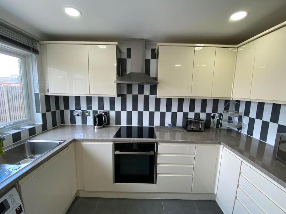 Three Bedrooms House In Windsor Luaran gambar