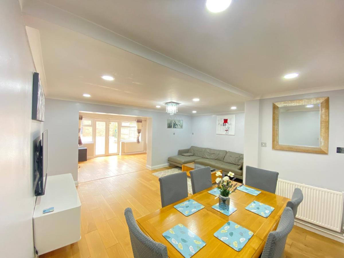 Three Bedrooms House In Windsor Luaran gambar